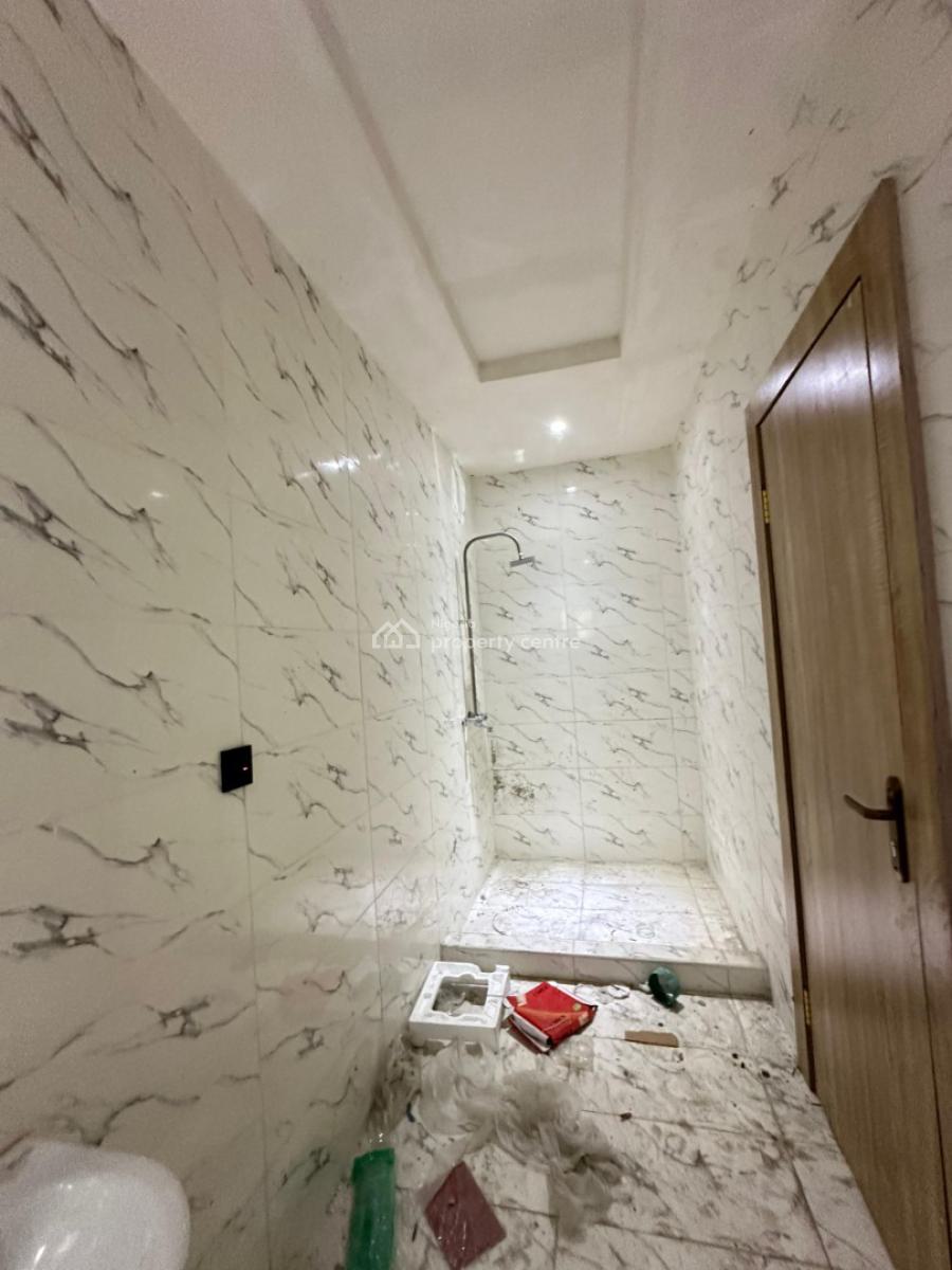 3bedroom Penthouse with Gym and Swimming Pool, Lekki Phase 1, Lekki, Lagos, Flat / Apartment for Rent