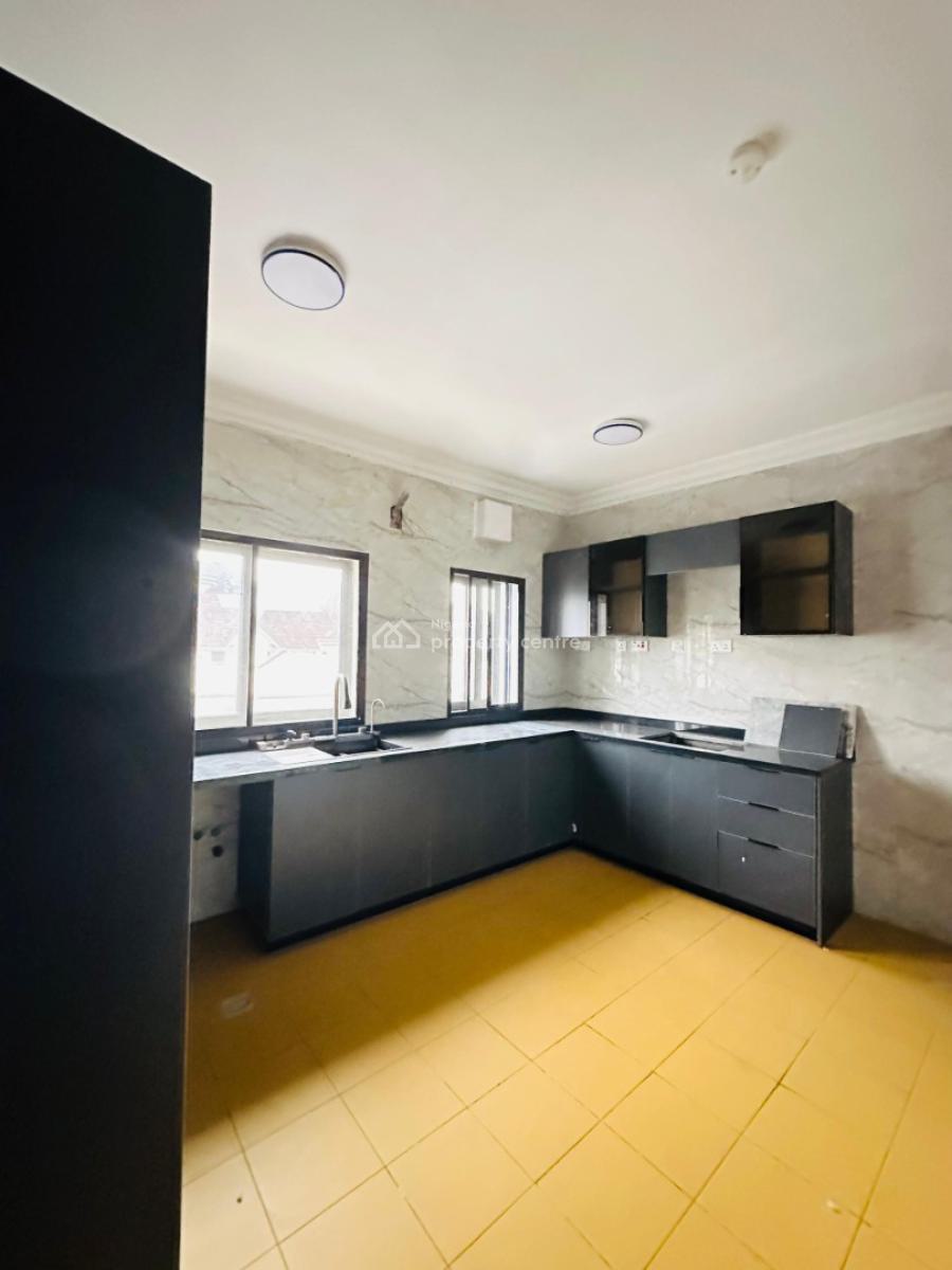 3bedroom Flat with Bq, Gym and Swimming Pool, Lekki Phase 1, Lekki, Lagos, Flat / Apartment for Rent