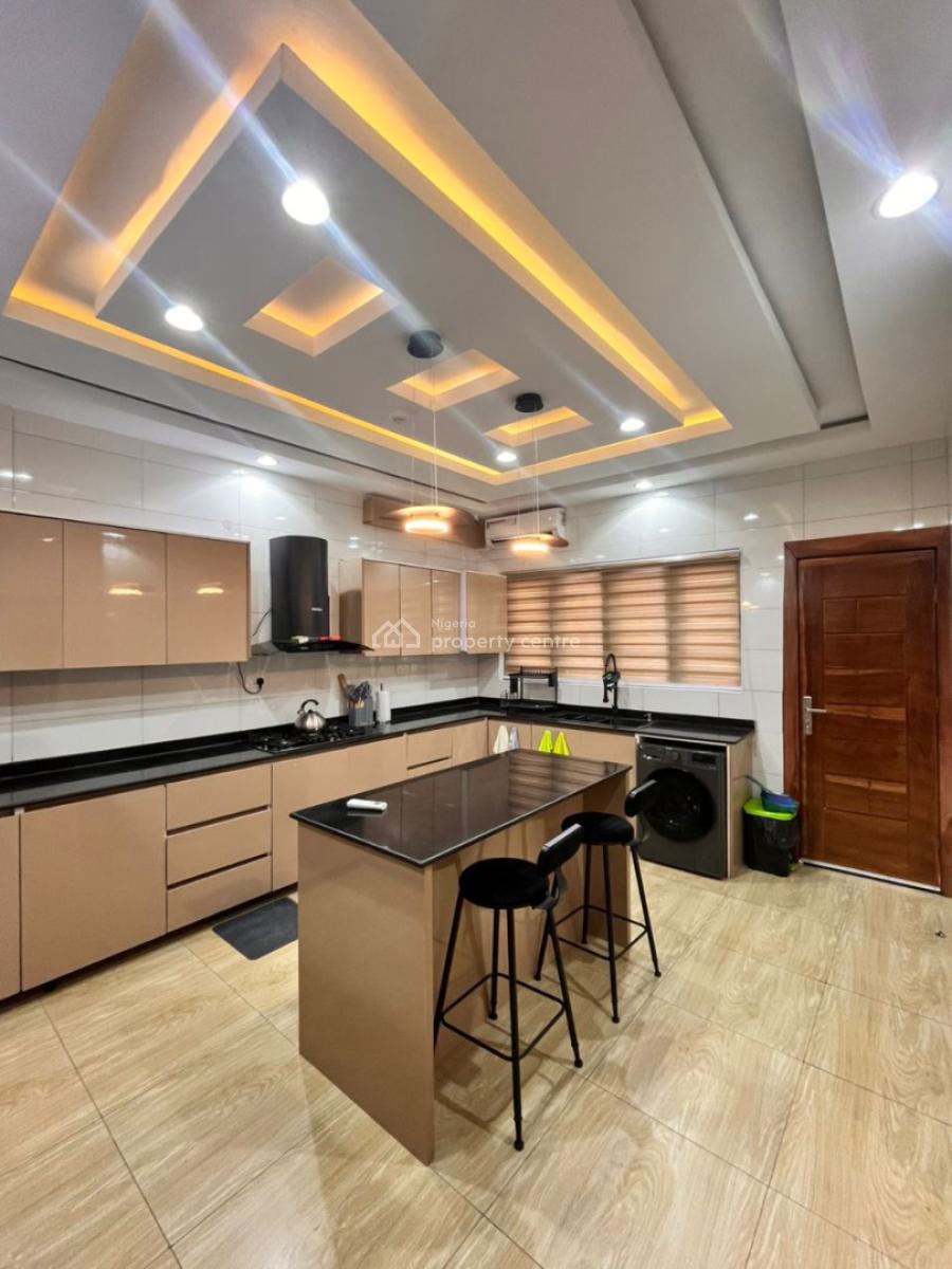 Luxury 4 Bedroom Apartment, Yemi Adetayo Street, Illasan Ikate Lekk, Lekki Phase 1, Lekki, Lagos, Flat / Apartment Short Let