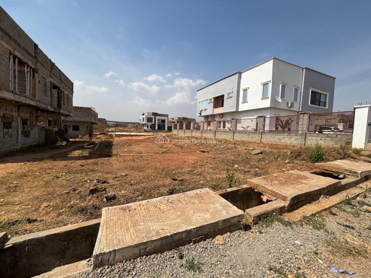 500sqm with an Old 4bedroom Bungalow in Good Environment, Berger Clinic, Life Camp, Abuja, Residential Land for Sale