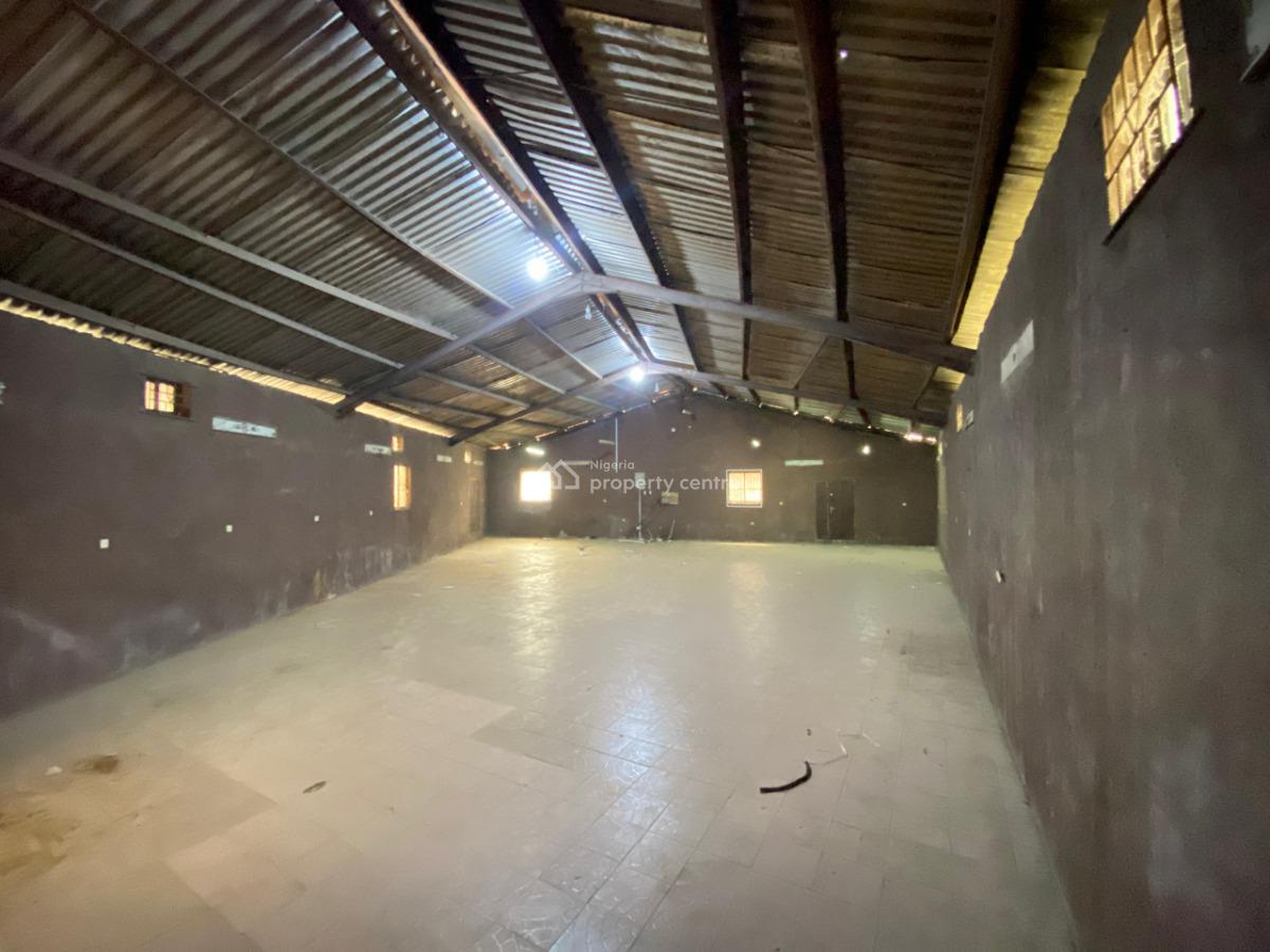 Warehouse Measuring 300sqm Located in a Serene Neighbourhood, Ikeja Gra, Ikeja, Lagos, Warehouse for Rent