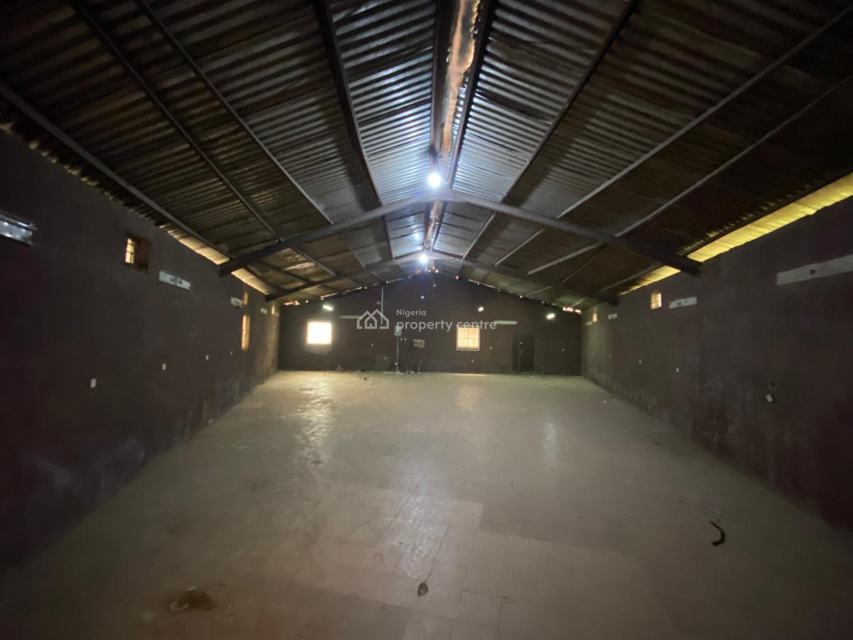 Warehouse Measuring 300sqm Located in a Serene Neighbourhood, Ikeja Gra, Ikeja, Lagos, Warehouse for Rent