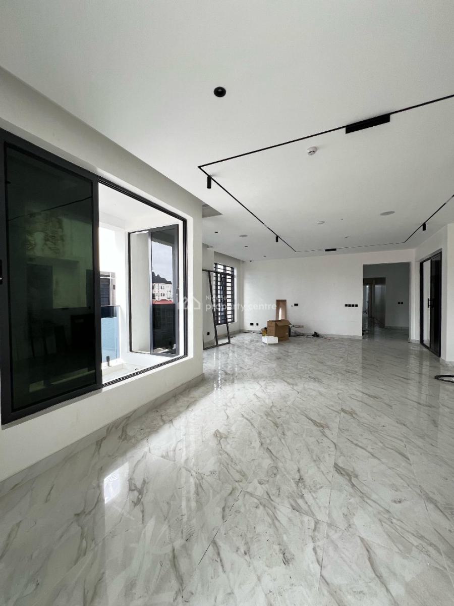 Contemporary 4 Bedroom Penthouse with Elevator, Inverters, and Bq, Lekki Phase 1, Lekki, Lagos, Flat / Apartment for Sale