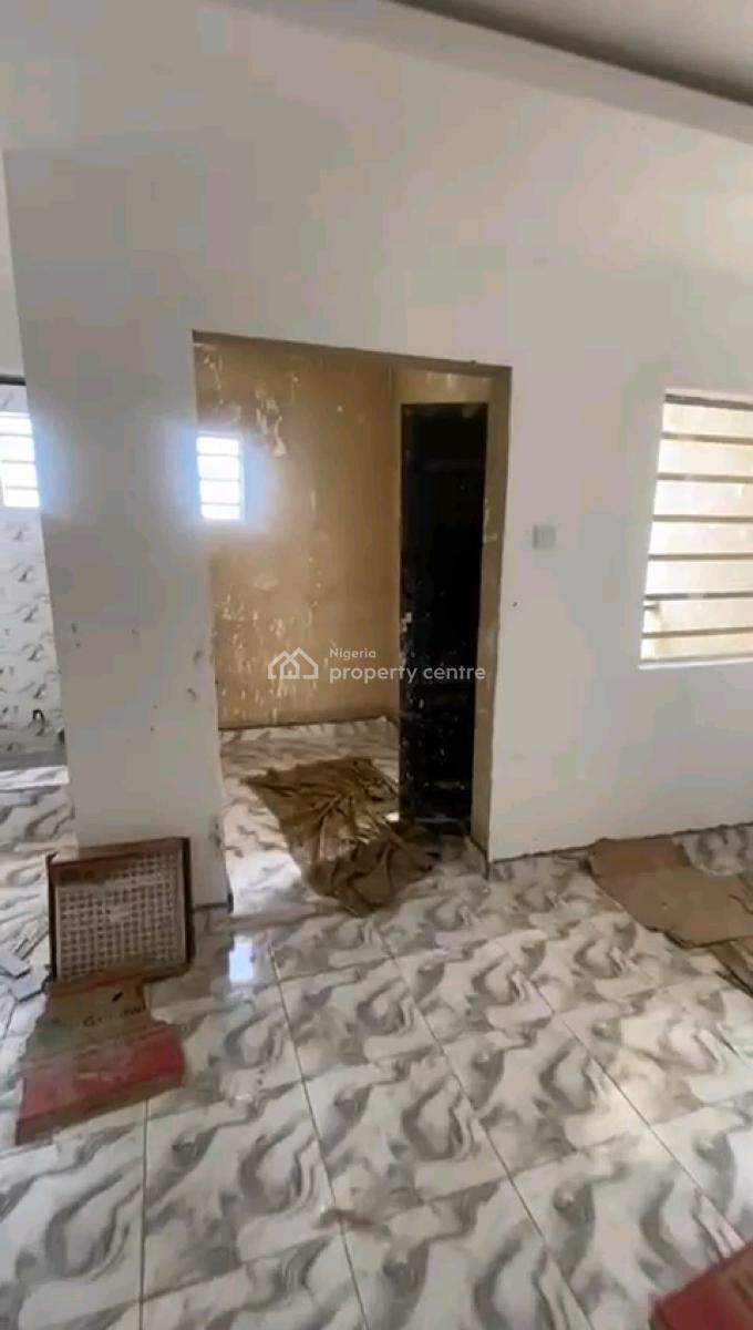 Newly Built Spacious 2bedrm Upflat, Aran Orin Street, Ifako, Gbagada, Lagos, Flat / Apartment for Rent