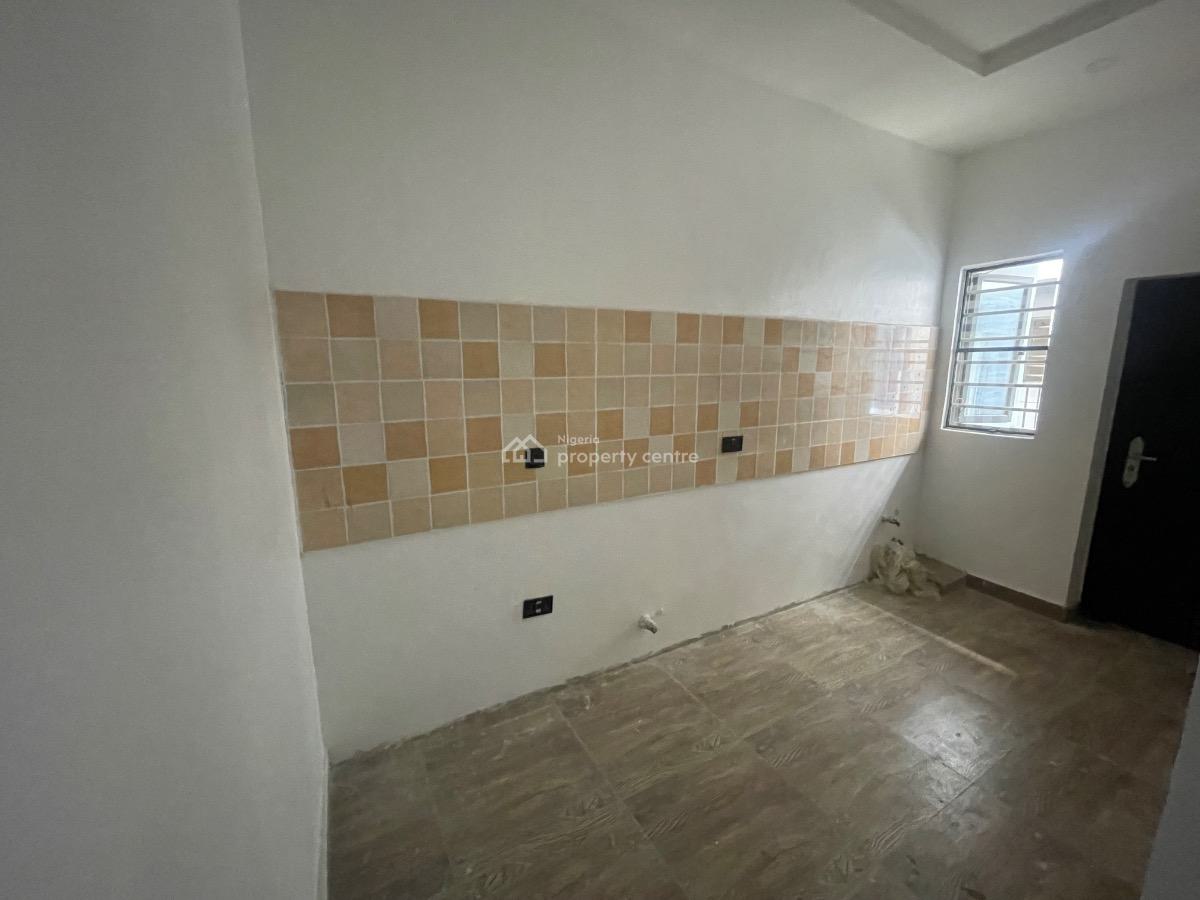 Standard 2 Bedroom Flat, Ologolo, Ologolo, Lekki, Lagos, Flat / Apartment for Sale