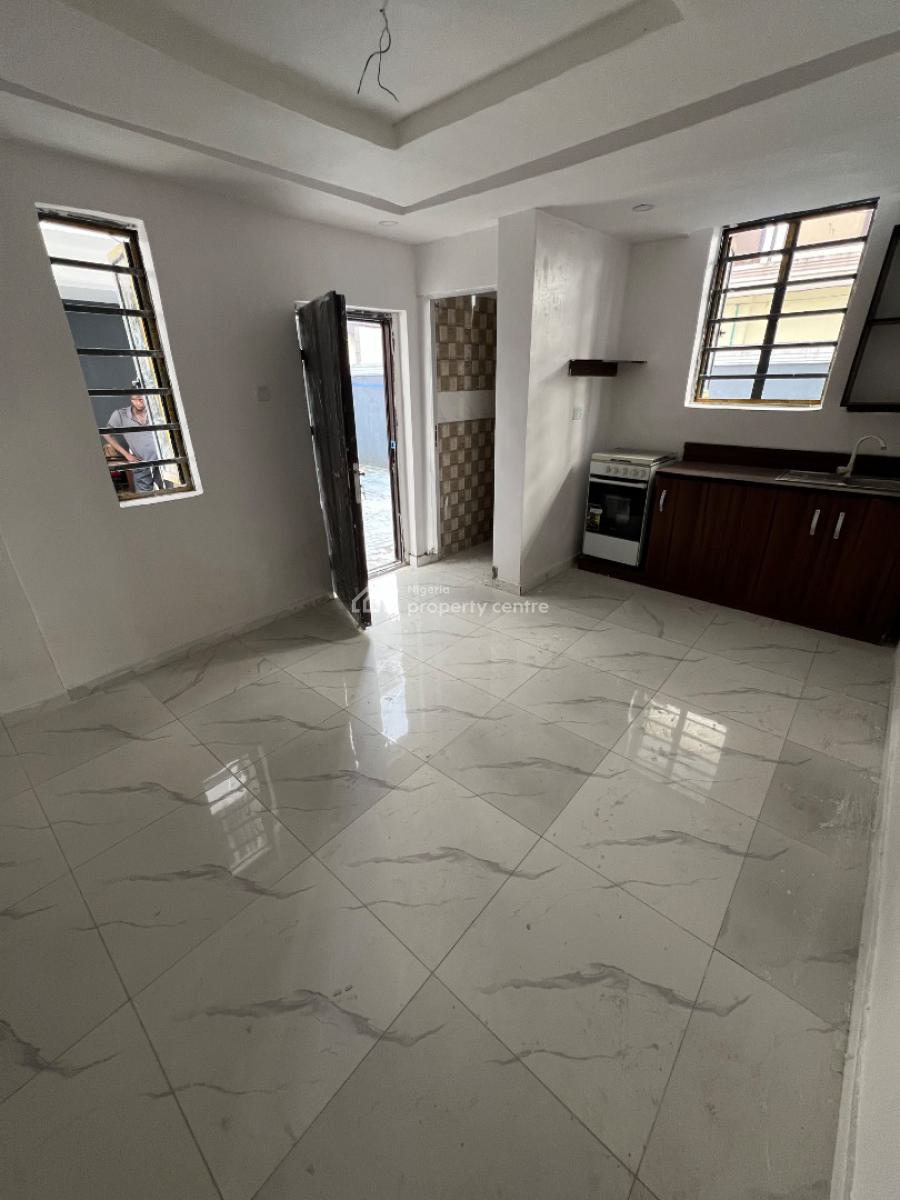 Fully-serviced Miniflat with Constant Nepa and Diesel Electricity, Osapa, Lekki, Lagos, Mini Flat (room and Parlour) for Rent