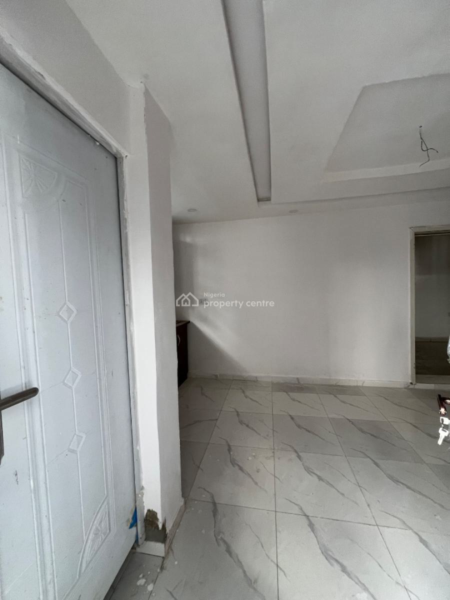 Fully-serviced Miniflat with Constant Nepa and Diesel Electricity, Osapa, Lekki, Lagos, Mini Flat (room and Parlour) for Rent