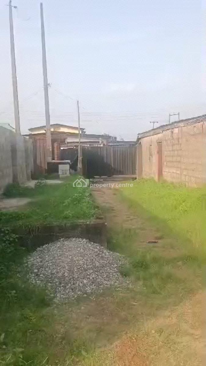 Corner-piece Land with 7 Shops, Ijegun Rd, Ikotun, Lagos, Residential Land for Sale