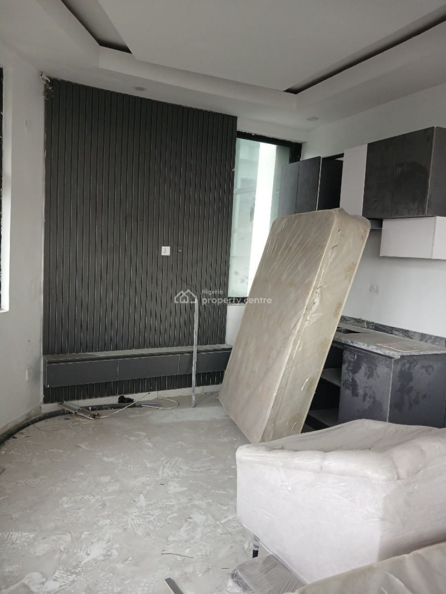 Spacious Studio Apartmemt in a Call Estate, Oluwanisola Estate By 2nd Toll Gate, Lekki Expressway, Lekki, Lagos, Self Contain (single Rooms) for Rent