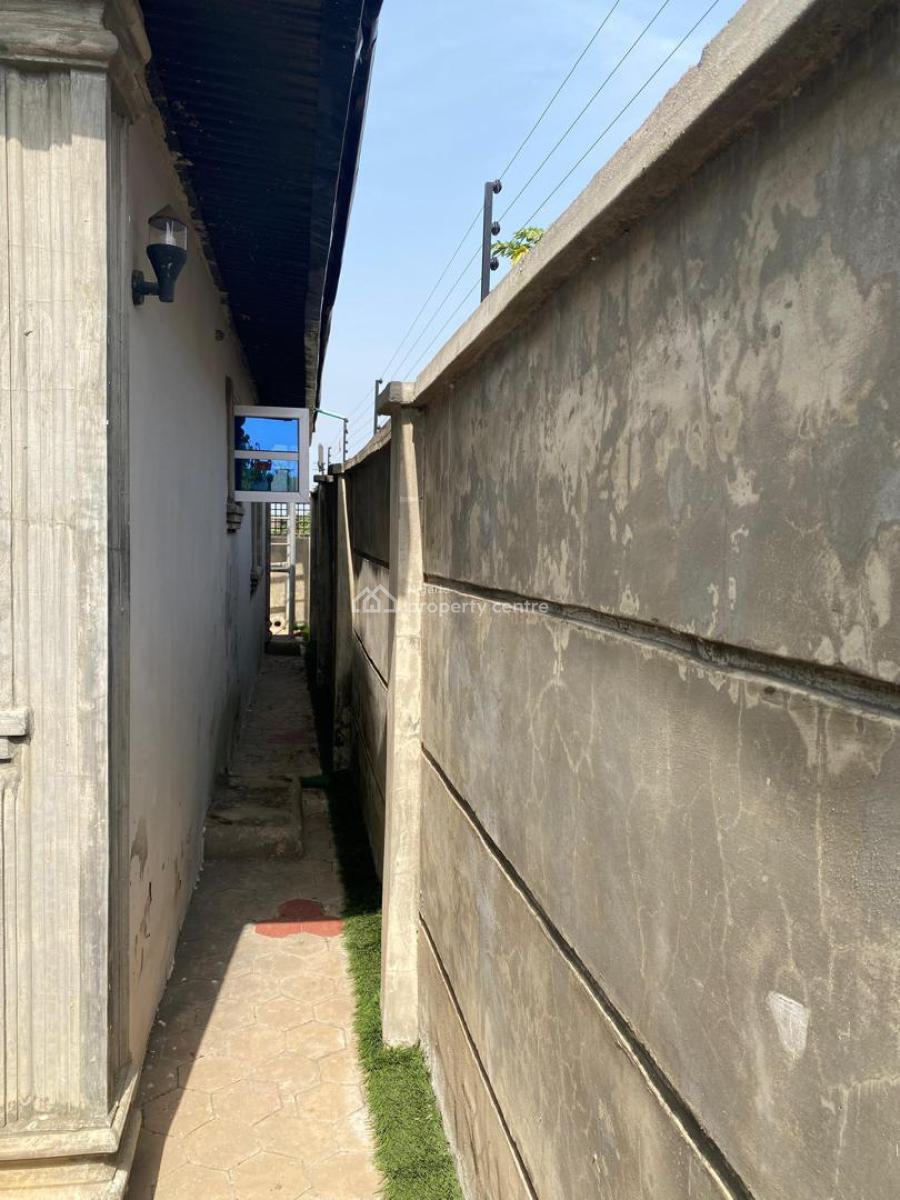 Furnished 3-bedroom Bungalow -- Ready to Move in, Erunmu, Off Lalupon Road, Ibadan, Ibadan, Oyo, Detached Bungalow for Sale