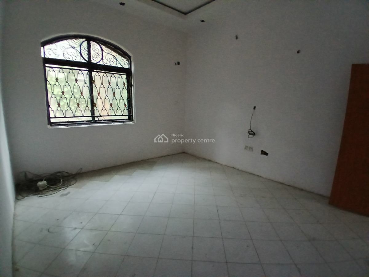 Refurbished Mini Flat in a Call Estate, Oluwanisola Estate  By 2nd Toll Gate, Lekki Expressway, Lekki, Lagos, Mini Flat (room and Parlour) for Rent