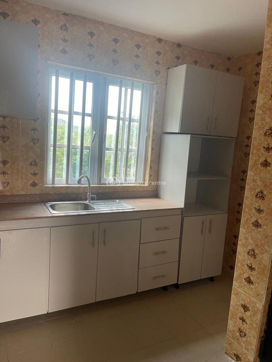 Luxury 2 Bedroom Flat, Along The Road, Gra Estate, Abijo, Lekki, Lagos, Flat / Apartment for Rent