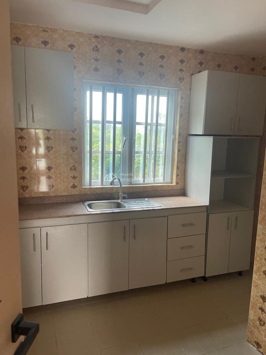 Luxury 2 Bedroom Flat, Along The Road, Gra Estate, Abijo, Lekki, Lagos, Flat / Apartment for Rent
