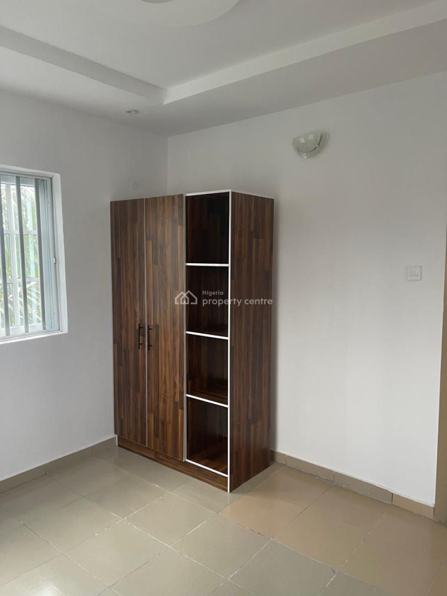 Luxury 2 Bedroom Flat, Along The Road, Gra Estate, Abijo, Lekki, Lagos, Flat / Apartment for Rent