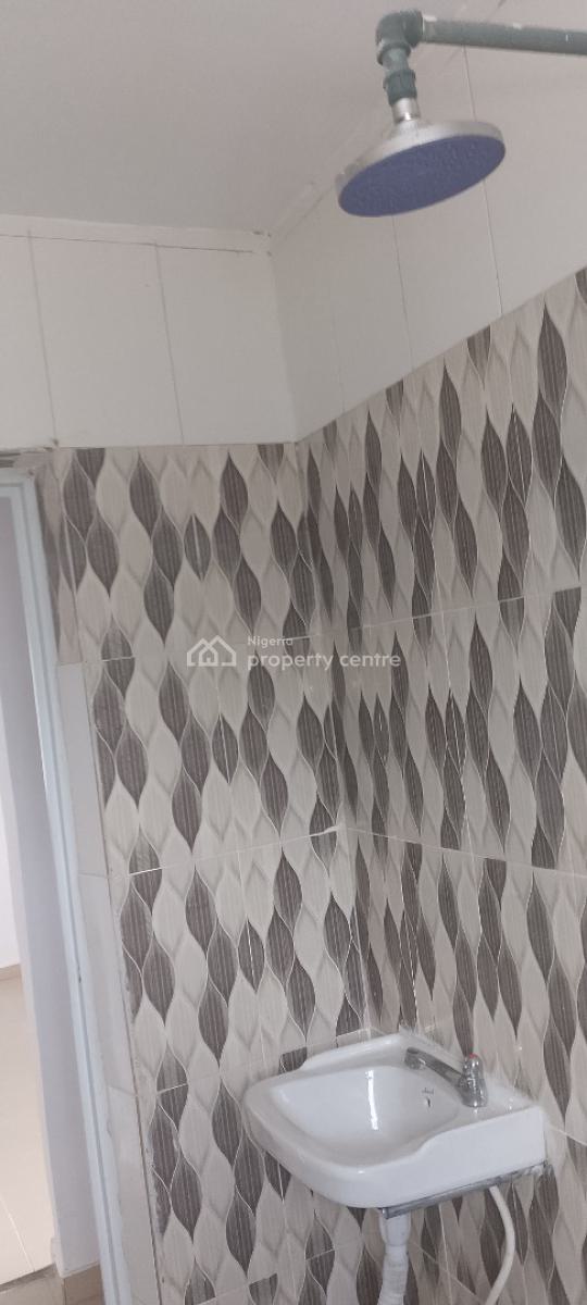 Luxury 2 Bedroom Flat, Along The Road, Gra Estate, Abijo, Lekki, Lagos, Flat / Apartment for Rent