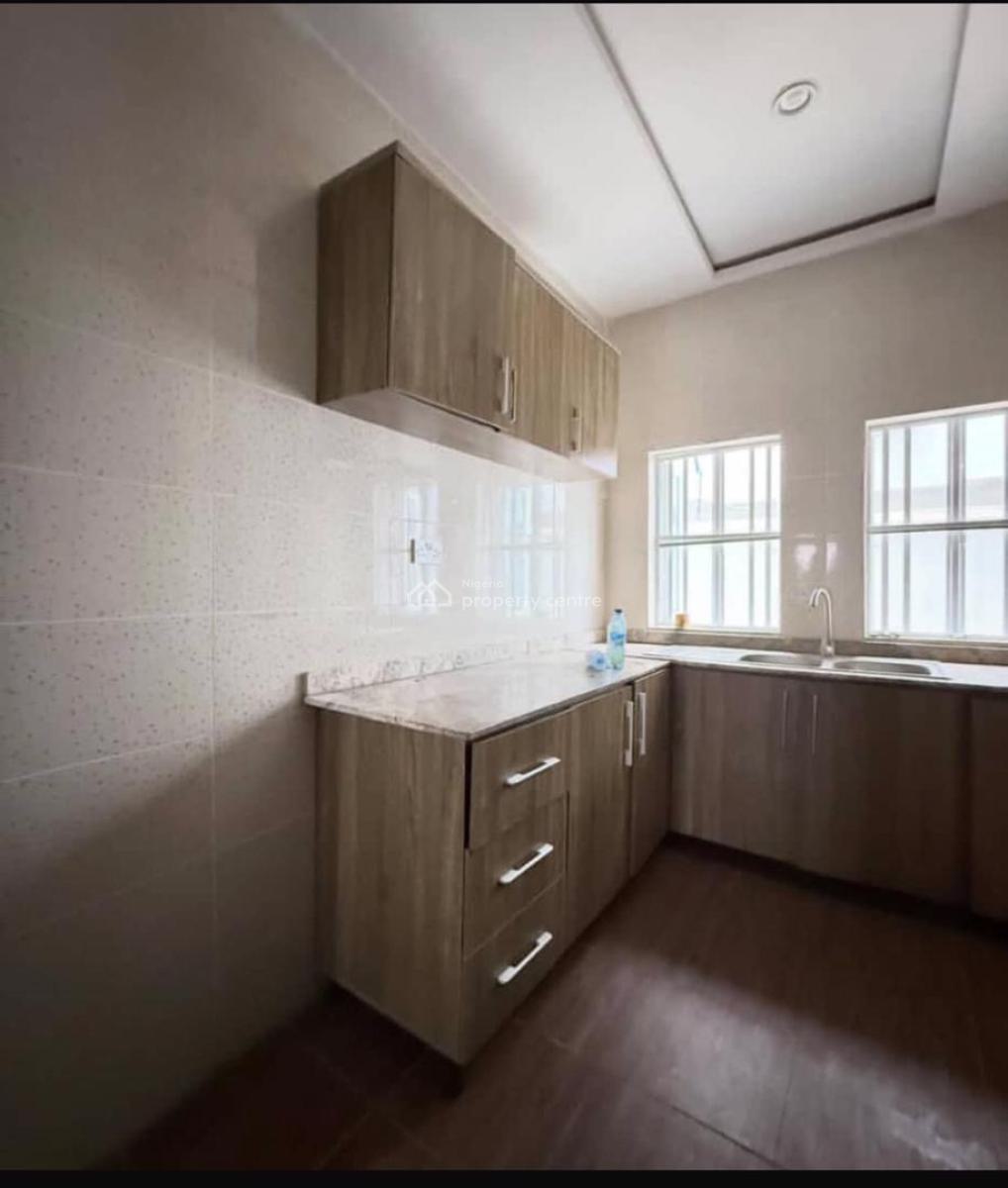 3 Bedroom Apartment with Parking Space Available. Ikate Lekki, Spacious 3 Bedroom in Ikate Lekki , with Parking Space, Ikate, Lekki, Lagos, Flat / Apartment for Rent