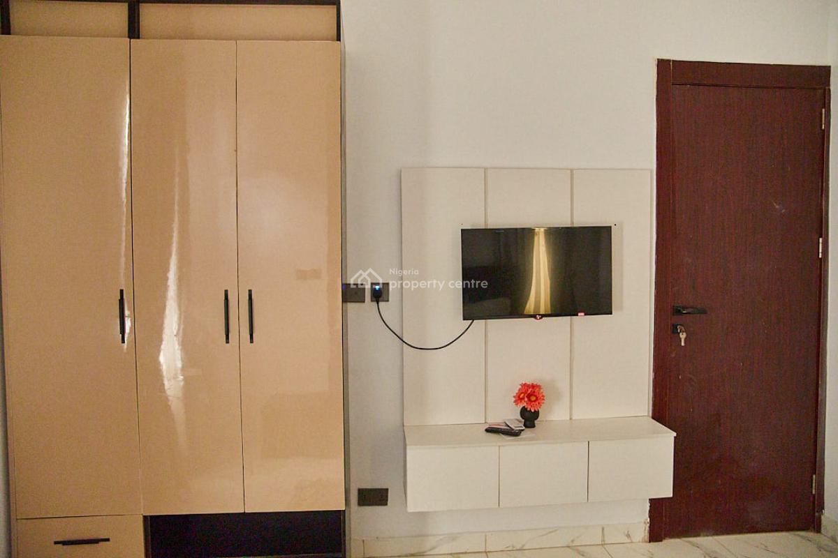 Luxury 4bed with a Lounge, Balcony & Bathtub, 7a Milan Way, Off Ebulefour Lane, Lekki Palm City Estate Ajah. Off Add, Ado, Ajah, Lagos, Flat / Apartment Short Let