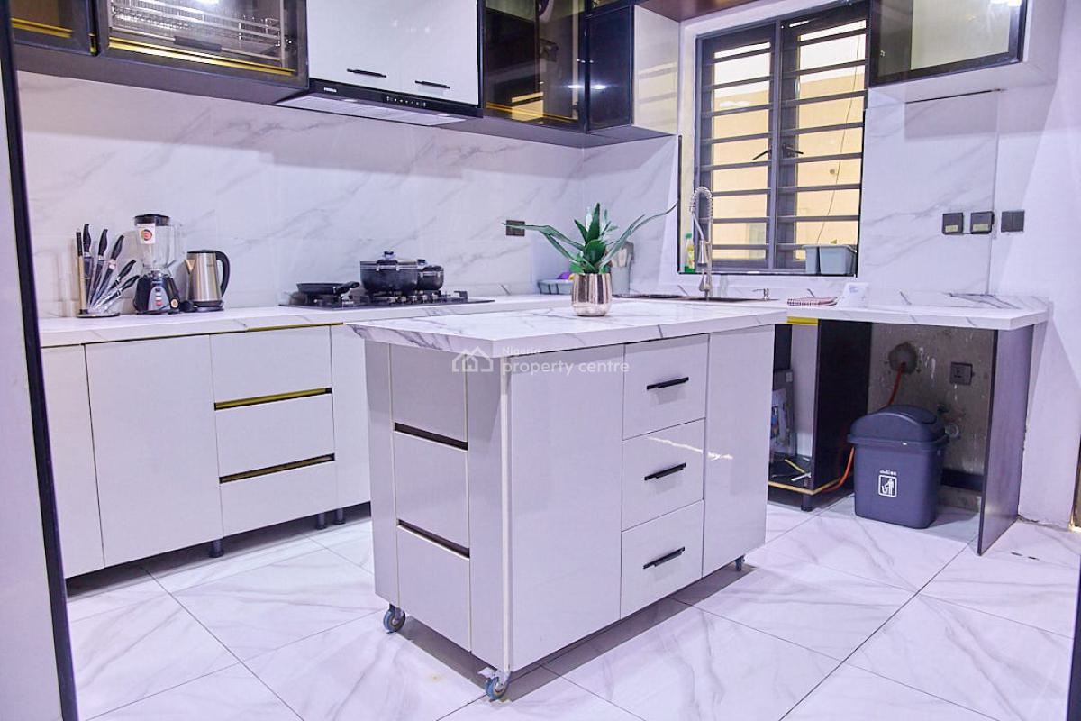 Luxury 4bed with a Lounge, Balcony & Bathtub, 7a Milan Way, Off Ebulefour Lane, Lekki Palm City Estate Ajah. Off Add, Ado, Ajah, Lagos, Flat / Apartment Short Let