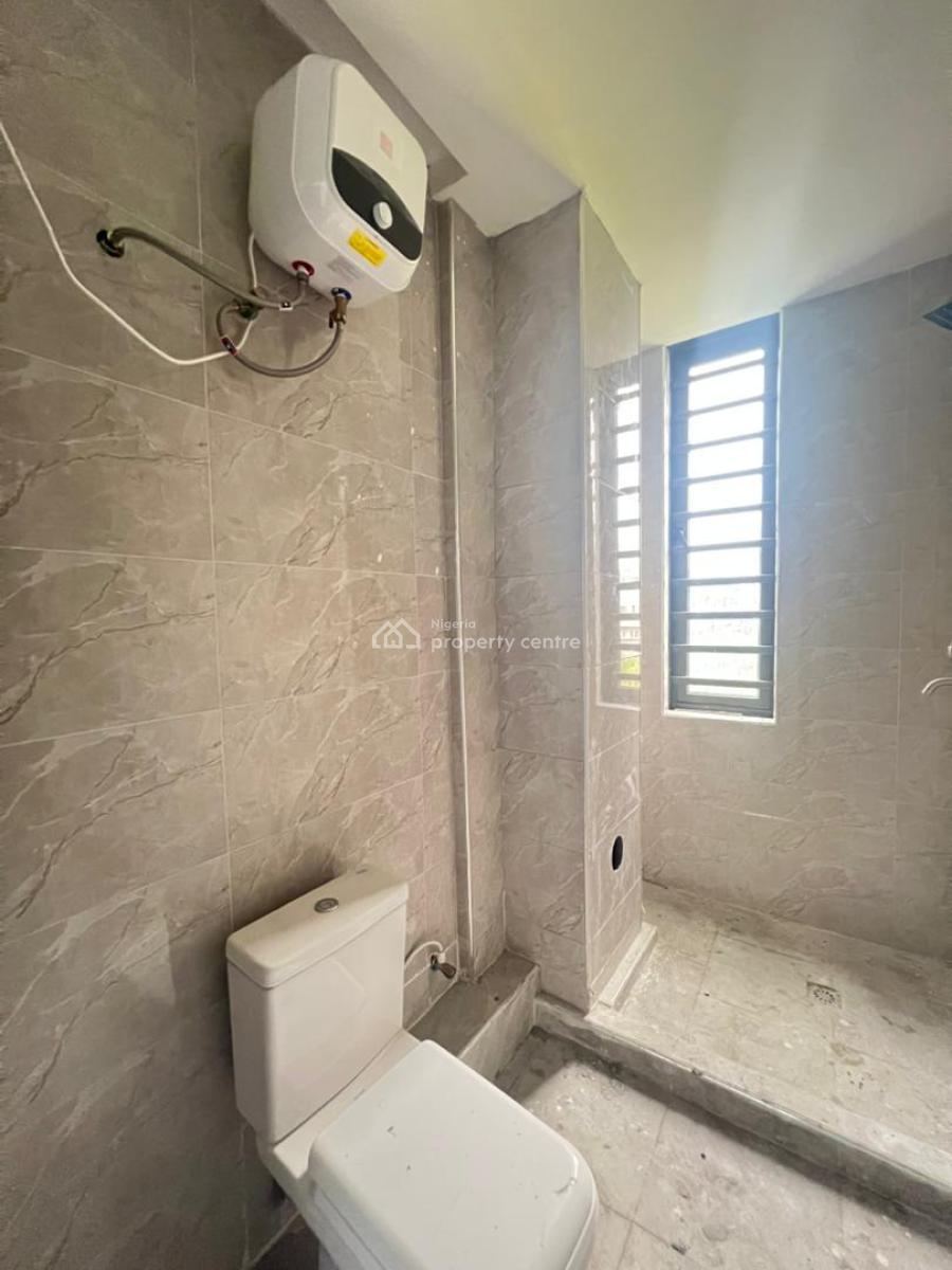 2 Bedroom Apartment in Secured Estate Suitable for Investment, Lekki Phase 1, Lekki, Lagos, Flat / Apartment for Sale