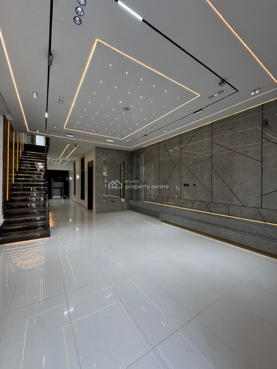 Majestic 5-bedroom Duplex ,with a Swimming Pool, Bq  in Chevron Lekki, Spacious 5 Bedroom with Rooftop , in a Prime Location , Chevron Lekki, Lekki, Lagos, Detached Duplex for Sale