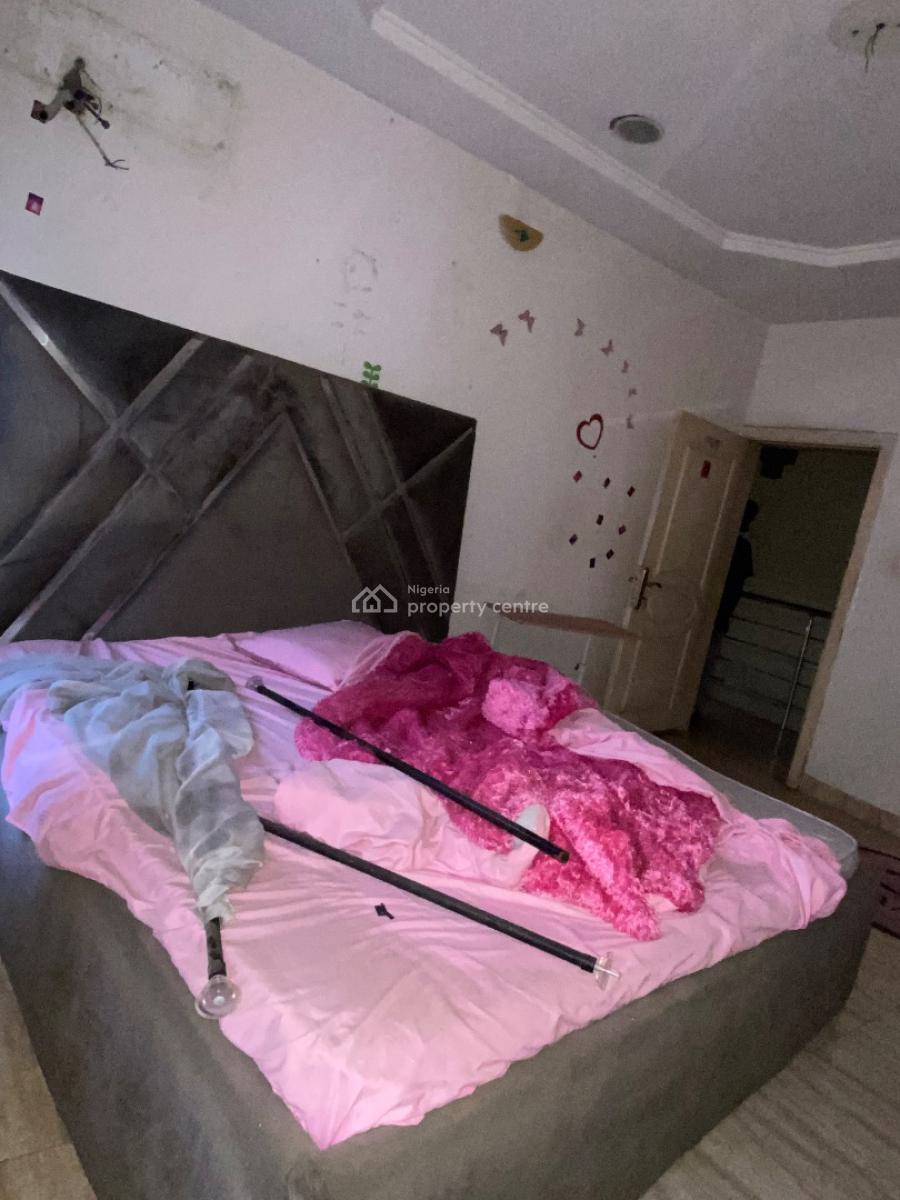 Luxury Spacious One Room Shared Apartment, Chevron , Along Chevron Drive in an Estate, Lekki, Lagos, Self Contain (single Rooms) for Rent