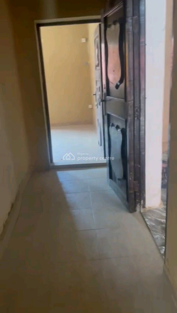 Renovated 3  Bedroom All Rooms Ensuite, Gbagada, Lagos, Flat / Apartment for Rent