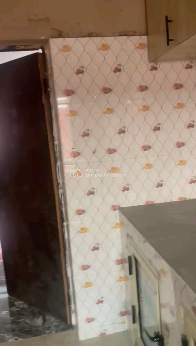 Renovated 3  Bedroom All Rooms Ensuite All Tiled with Kitchen Cabs, Gbagada, Lagos, Flat / Apartment for Rent