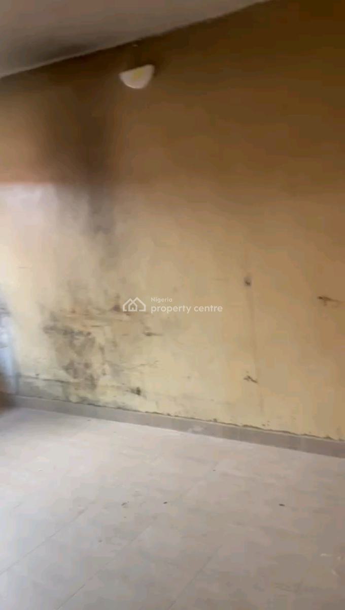 Renovated 3  Bedroom All Rooms Ensuite All Tiled with Kitchen Cabs, Gbagada, Lagos, Flat / Apartment for Rent