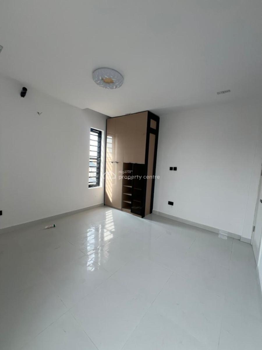 2bedroom Apartment, Ologolo, Lekki, Lagos, Flat / Apartment for Sale