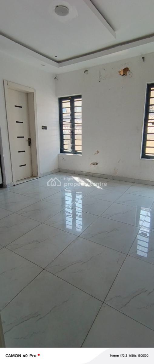 a Room Shared Kitchen in Ikate, Salem Bus Stop Area, Lekki Phase 1, Lekki, Lagos, Self Contain (single Rooms) for Rent