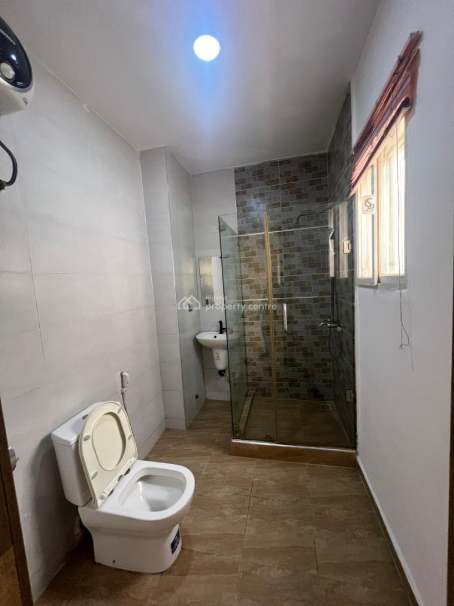 Spacious Semi Master Bedroom in Vbay, Victoria Bay Estate, Royal Pine Estate, Orchid Rd Lekk, Lekki, Lagos, Flat / Apartment for Rent