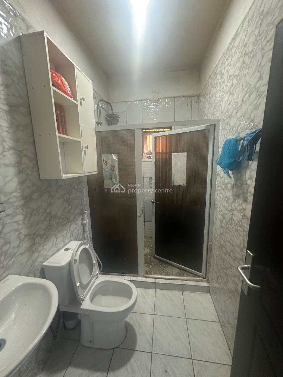 Two Bedroom Apartment in a Decent Neighborhood, 5th Avenue Gwarinpa, Gwarinpa, Abuja, Flat / Apartment for Rent