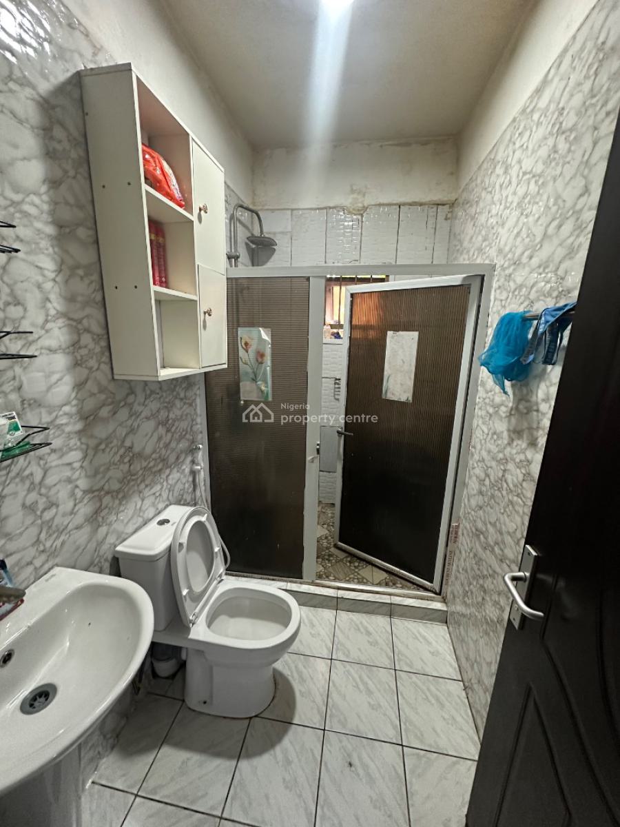 Two Bedroom Apartment in a Decent Neighborhood, 5th Avenue Gwarinpa, Gwarinpa, Abuja, Flat / Apartment for Rent