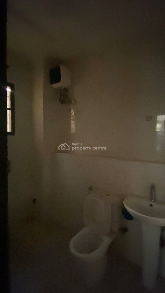 Neatly Built 3 Bedroom Flat  Jahi, Jahi, Jahi, Abuja, Block of Flats for Sale