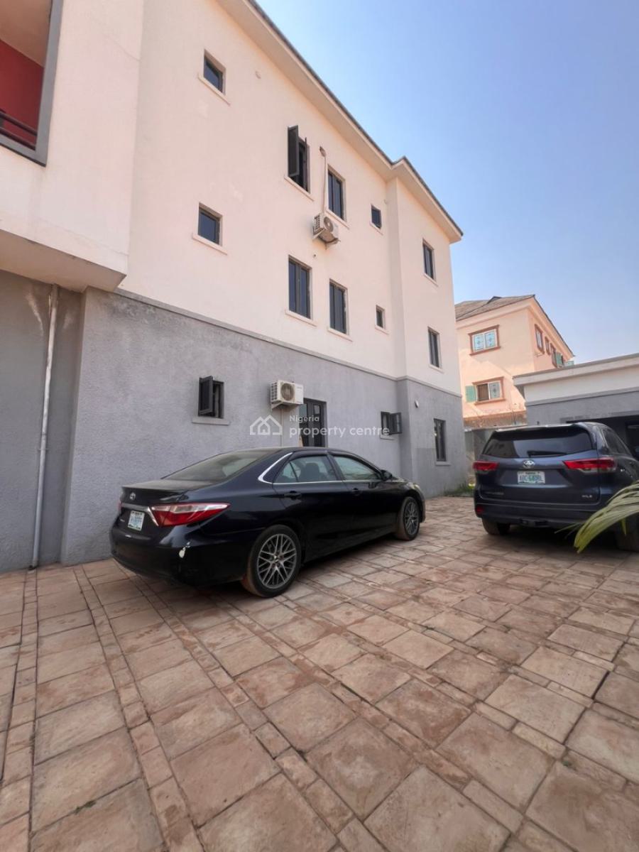 Massive 3 Bedrooms Flat in a Beautiful Estate on Fully Tarred Road, Area 1 Axis, Durumi, Abuja, House for Sale