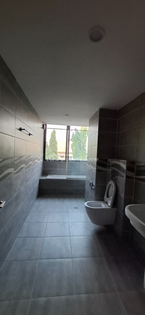 Luxurious Two Bedroom Apartment with Swimming Pool, Wuse 2, Abuja, Flat / Apartment for Sale