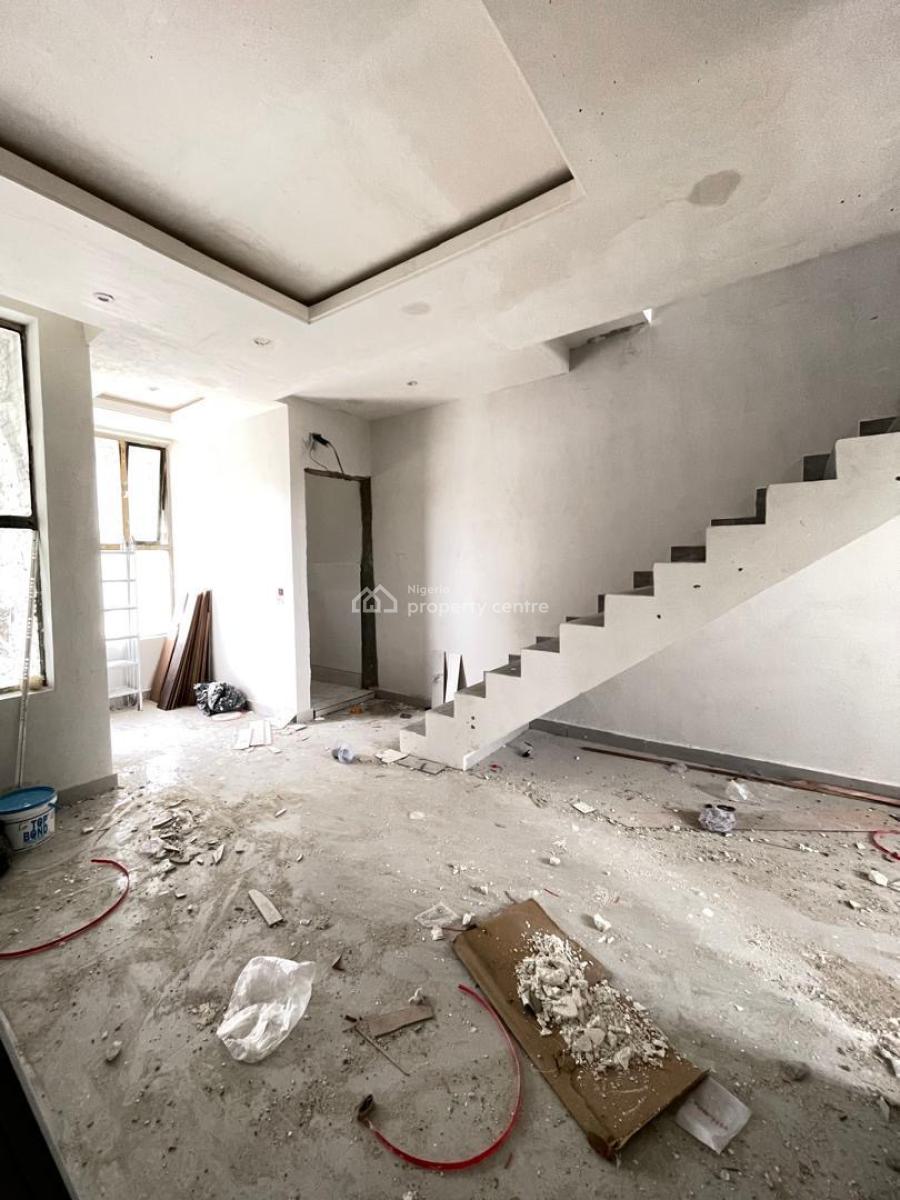 Contemporary 2bedroom Maisonette Home, Lekki Phase 1, Lekki, Lagos, Flat / Apartment for Sale