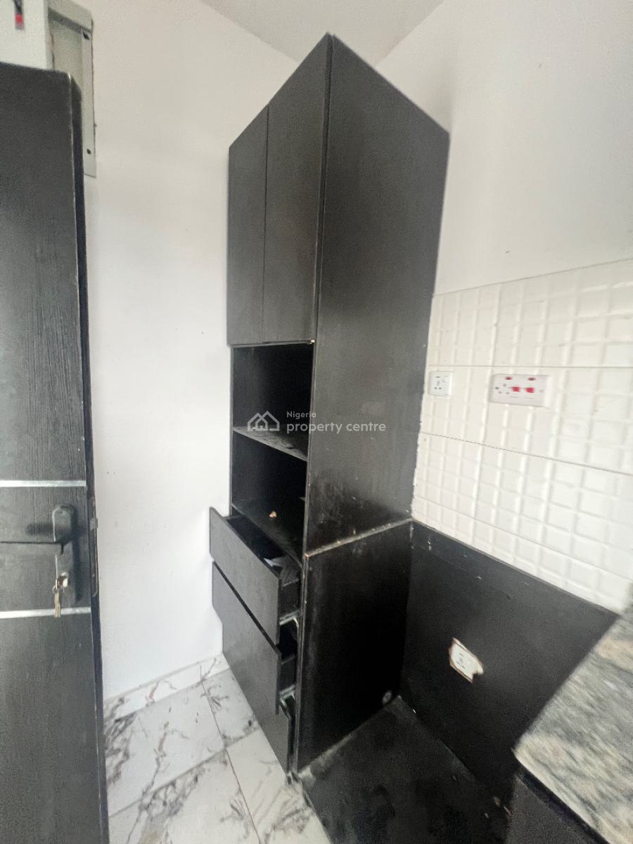 a Well Built 2 Bedroom, By Sunshine Garden Opposite Sky Mall  Ajah, Lekki Phase 2, Lekki, Lagos, Flat / Apartment for Rent