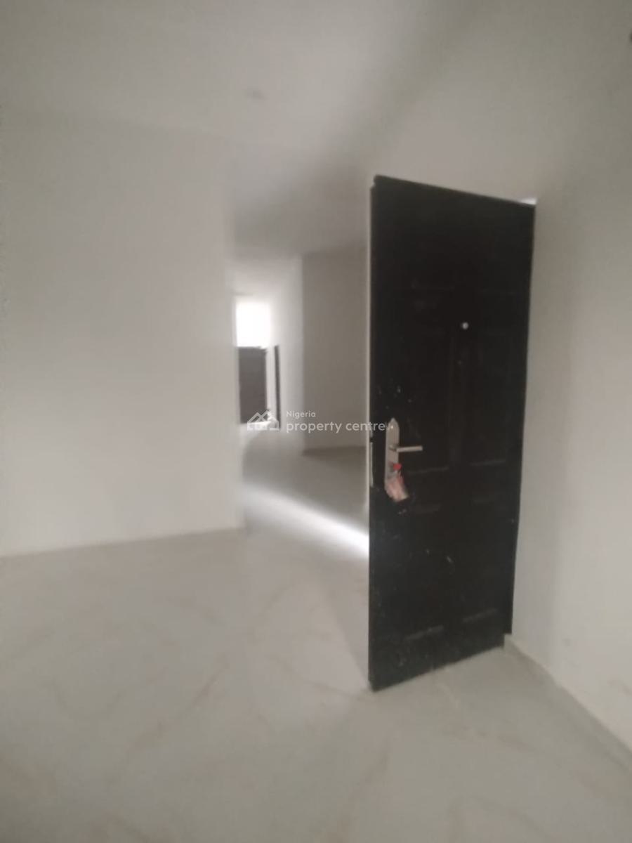 a Block of Flats, Oron Road After Shelter, Uyo, Akwa Ibom, Block of Flats for Sale