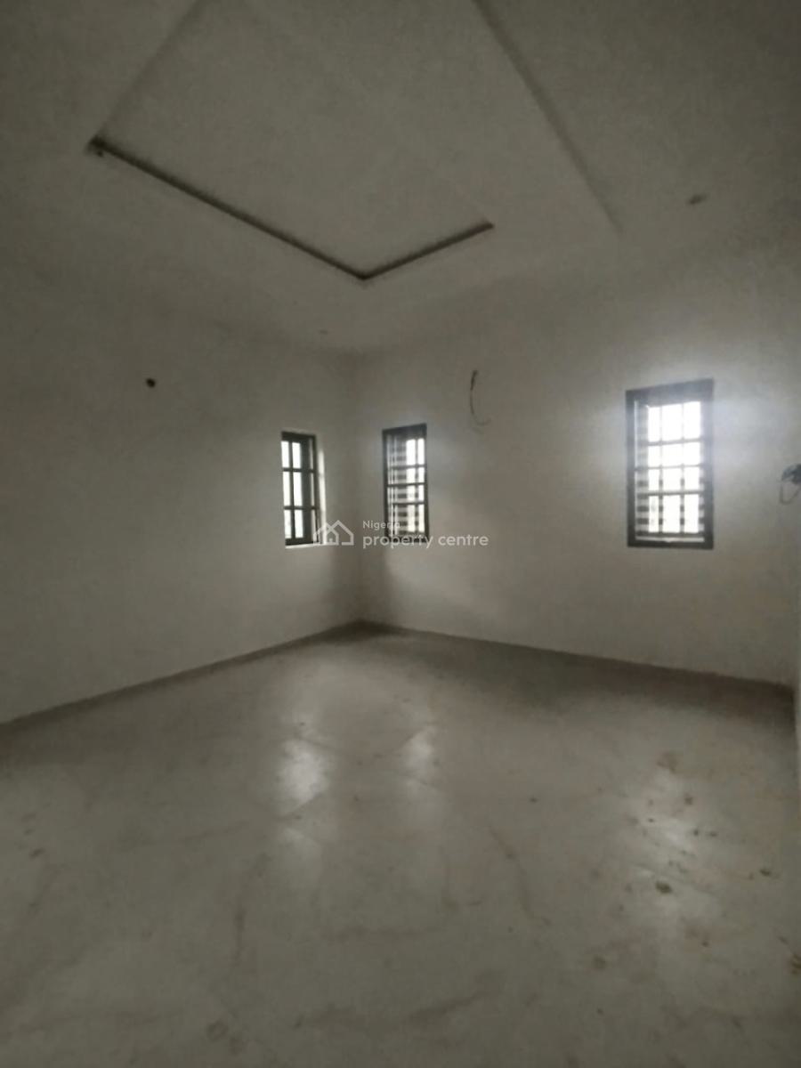 a Block of Flats, Oron Road After Shelter, Uyo, Akwa Ibom, Block of Flats for Sale