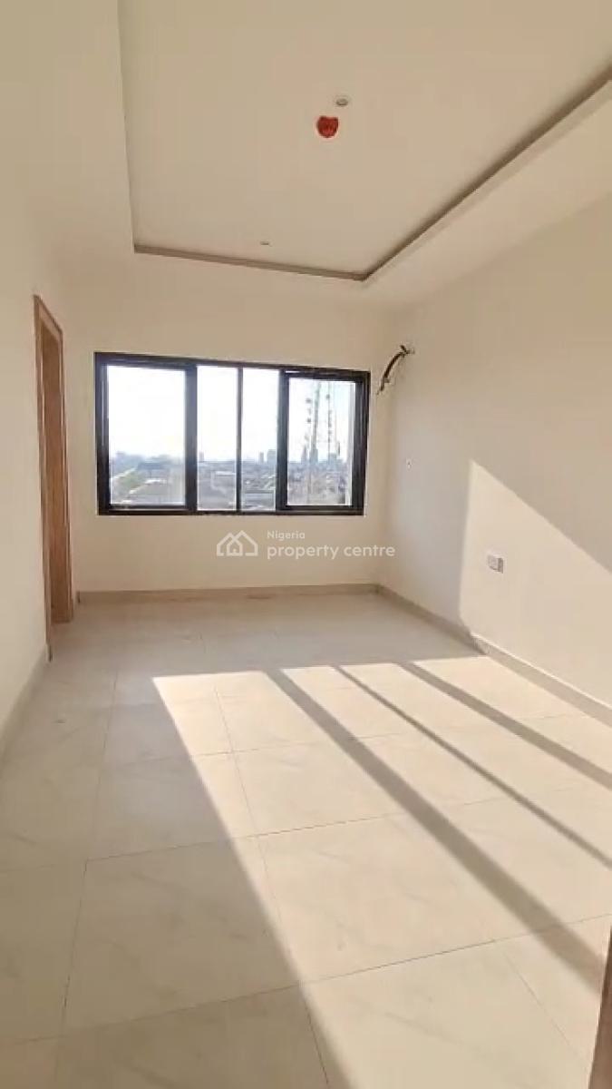 Luxurious 3bedroom Flat Ensuit Upstairs with Bq, Off Admiralty Way, Lekki Phase 1, Lekki, Lagos, Flat / Apartment for Sale