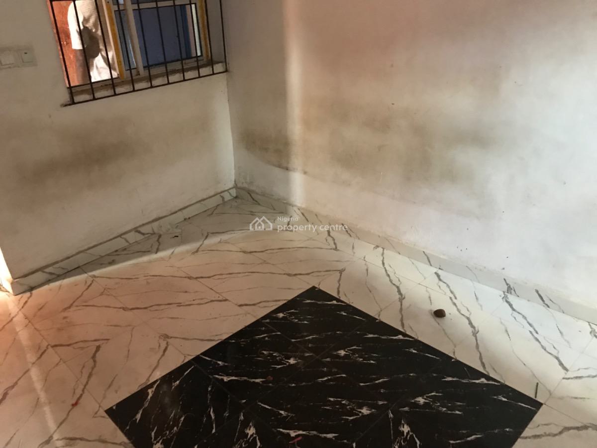 Lovely Selfcontain, Shomolu, Shomolu, Lagos, Self Contain (single Rooms) for Rent