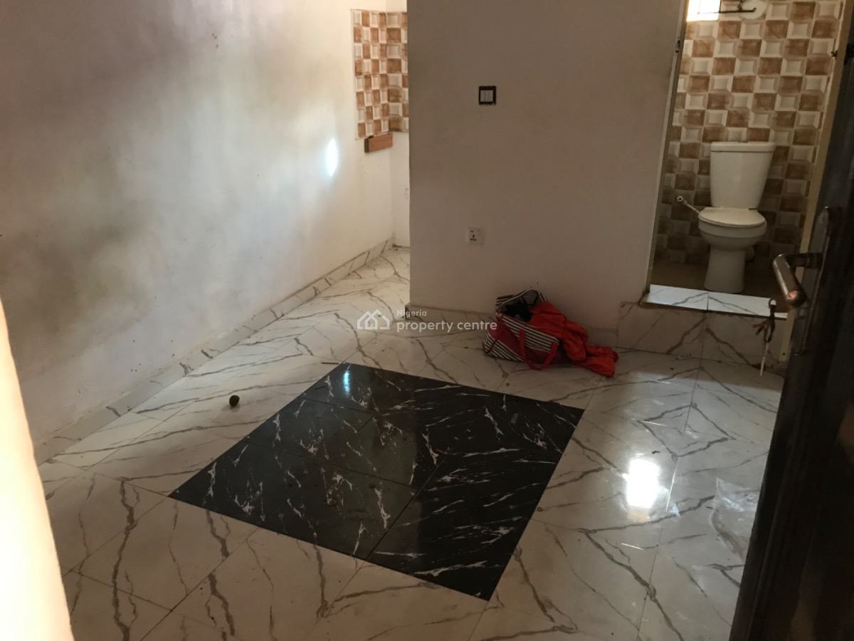Lovely Selfcontain, Shomolu, Shomolu, Lagos, Self Contain (single Rooms) for Rent