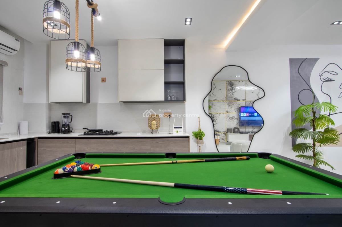 Cozy 3 Bedroom Apartment with Top Notch Amenities Available., Lekki Phase 1, Lekki, Lagos, Flat / Apartment Short Let