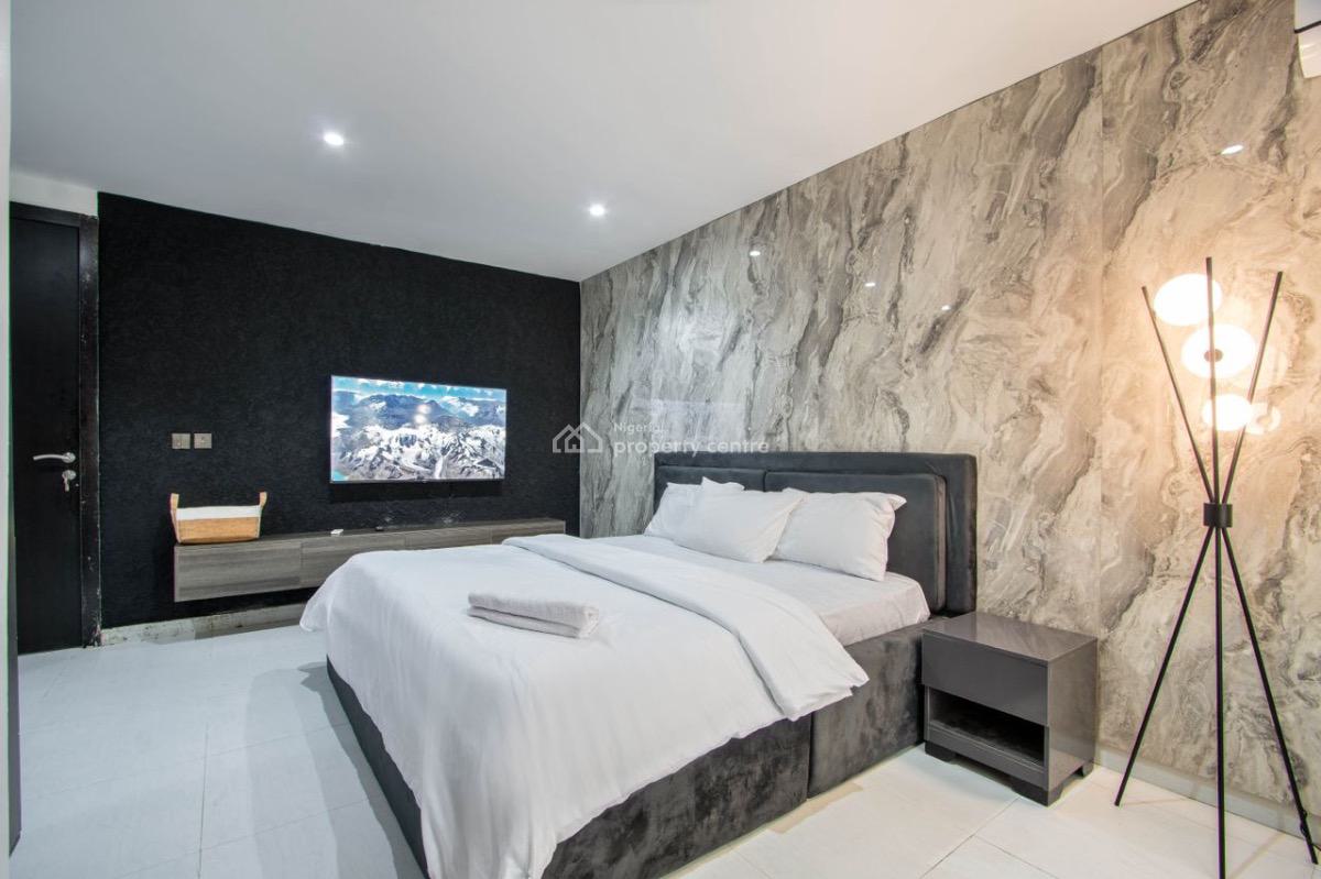 Cozy 3 Bedroom Apartment with Top Notch Amenities Available., Lekki Phase 1, Lekki, Lagos, Flat / Apartment Short Let