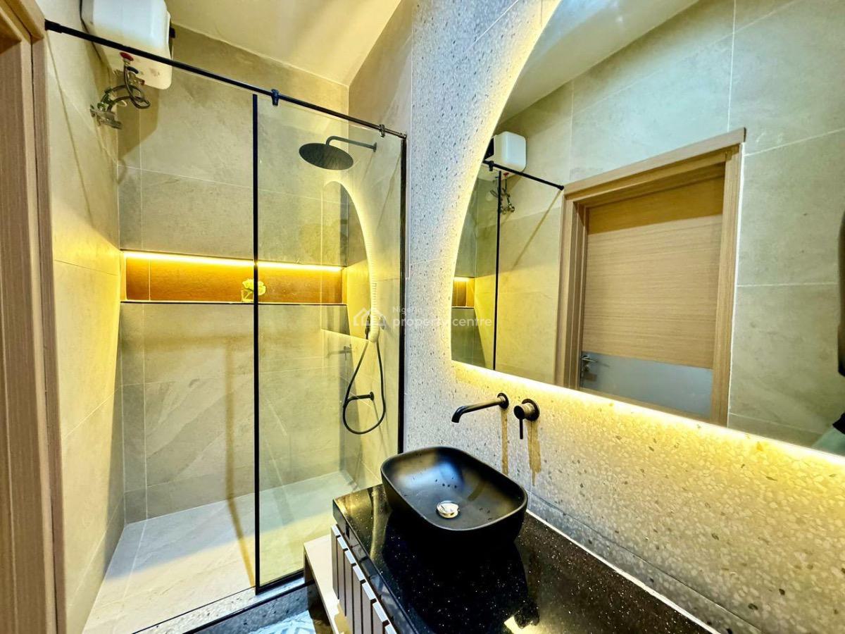 Cozy3  Bedroom Apartment with Top Notch Amenities Available., Lekki Phase 1, Lekki, Lagos, Flat / Apartment Short Let