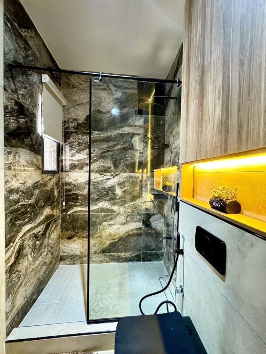 Cozy3  Bedroom Apartment with Top Notch Amenities Available., Lekki Phase 1, Lekki, Lagos, Flat / Apartment Short Let