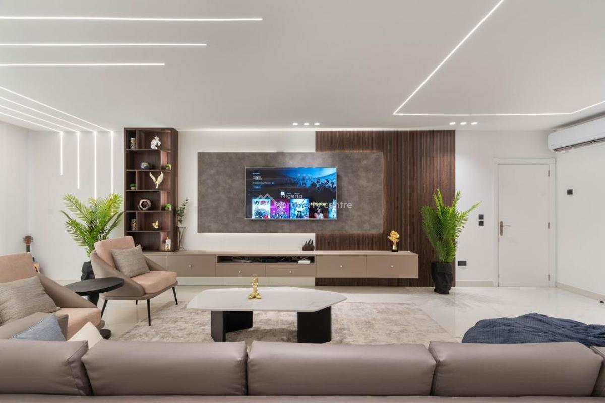 2 Bedroom Apartment with Ps5 and Other Top Notch Amenities Available F, Lekki Phase 1, Lekki, Lagos, Flat / Apartment Short Let