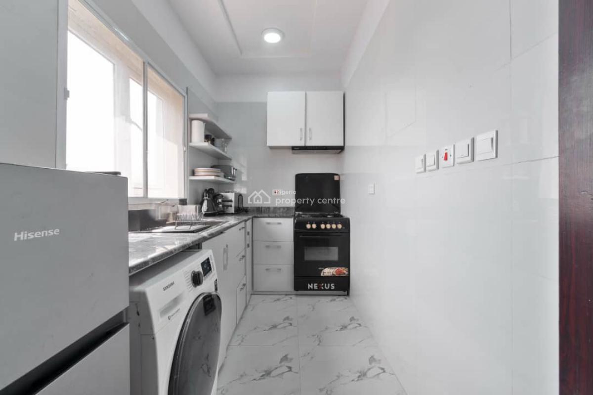 2 Bedroom Apartment with Ps5 and Other Top Notch Amenities Available F, Lekki Phase 1, Lekki, Lagos, Flat / Apartment Short Let