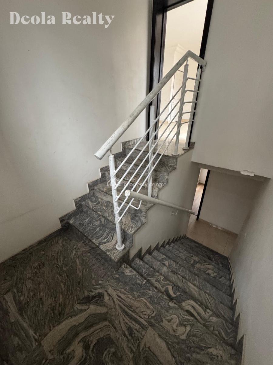 an Executive 4 Bedroom Maisonette with Rooftop Terrace, U3 Estate, Lekki Right Right Side, Oniru, Victoria Island (vi), Lagos, Flat / Apartment for Rent
